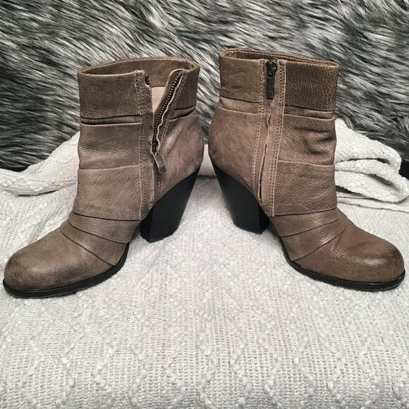 Vince Camuto Ankle Boots 7B - Picture 6 of 7
